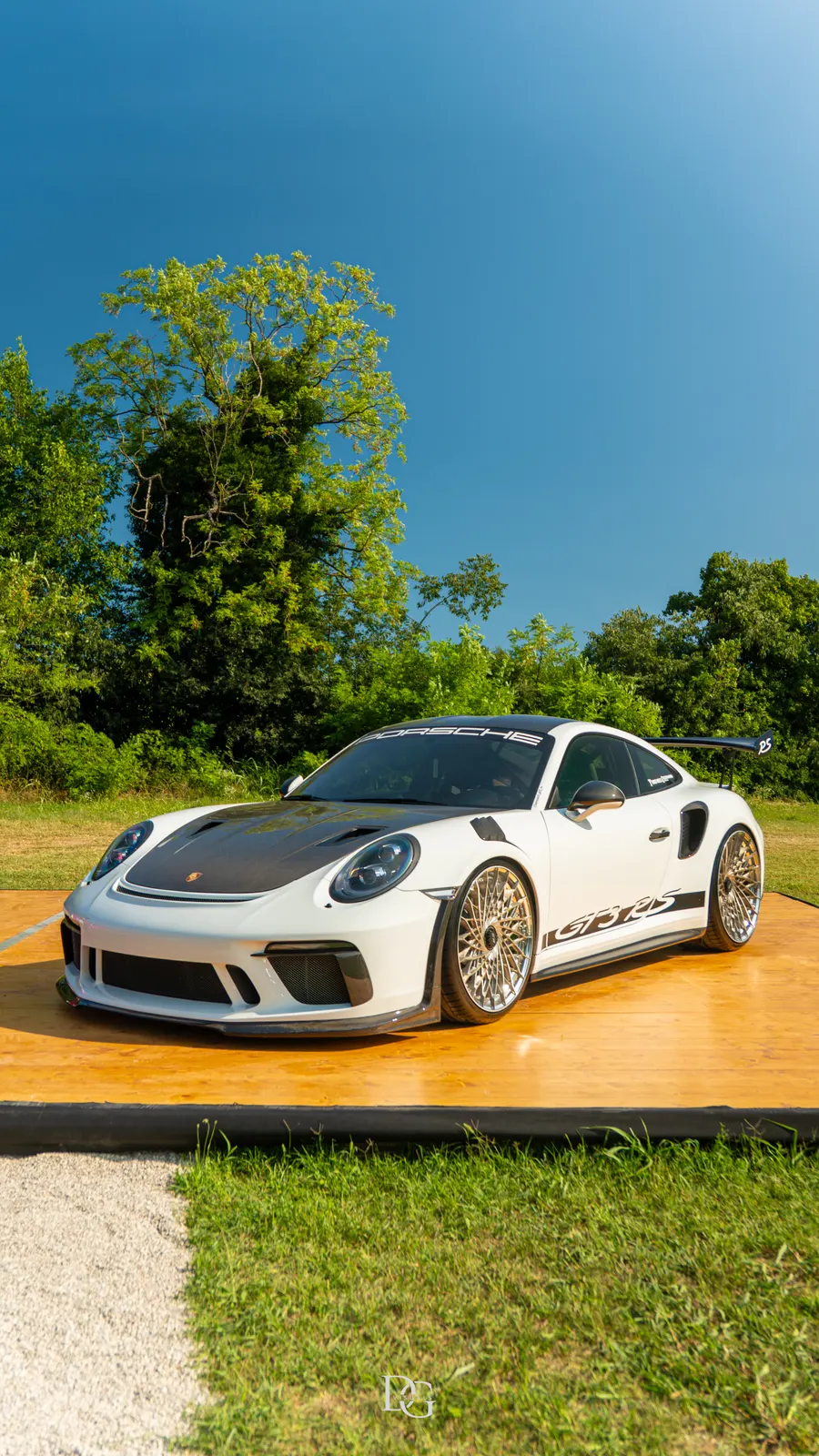 Porsche 911 GT3 RS blanco y carbono